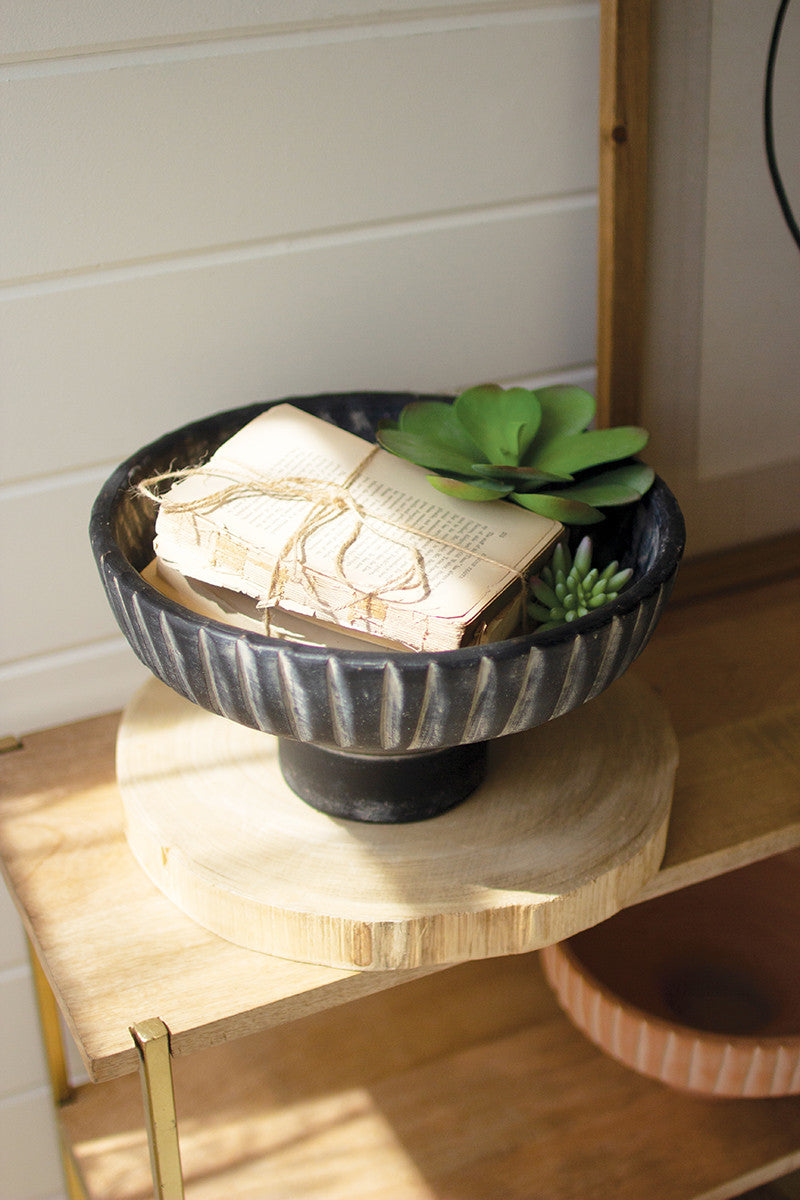 FOOTED CLAY BOWLS WITH DETAIL ON RIM - BLACK WASH